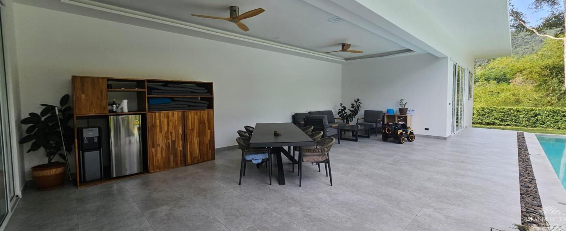  Beautiful 4-Bedroom Pool Villa in Lamai
