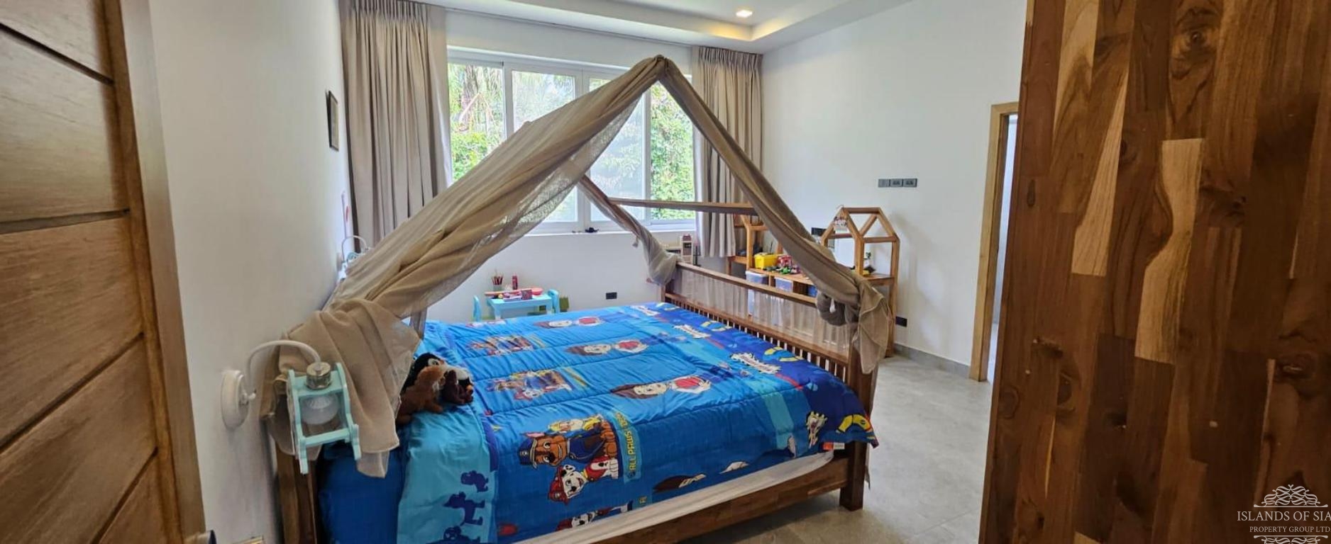  Beautiful 4-Bedroom Pool Villa in Lamai