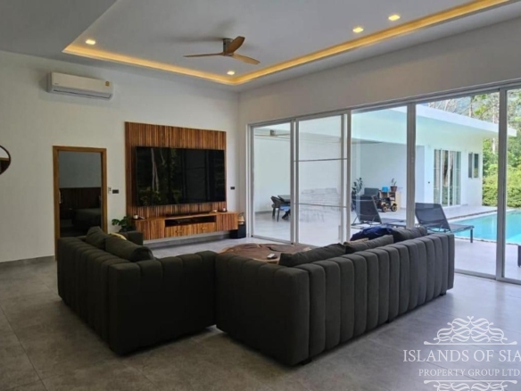  Beautiful 4-Bedroom Pool Villa in Lamai