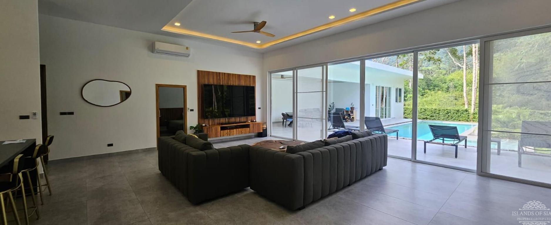  Beautiful 4-Bedroom Pool Villa in Lamai