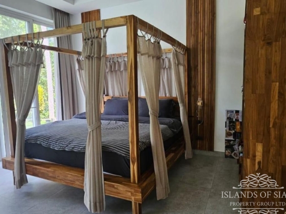 Beautiful 4-Bedroom Pool Villa in Lamai