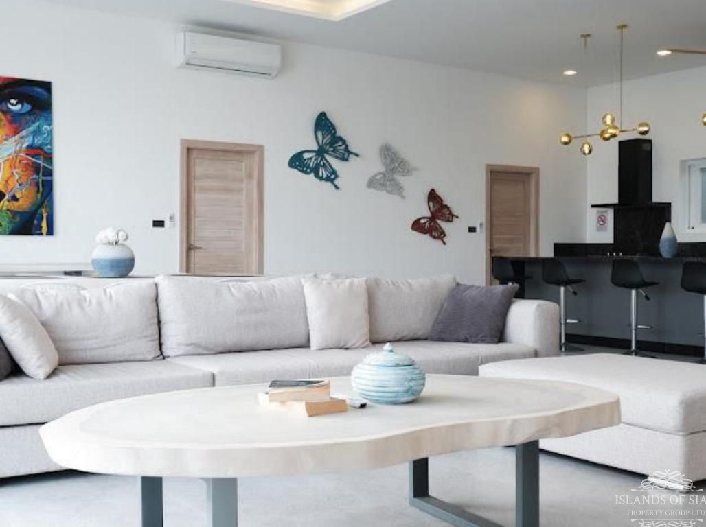 Modern 4-bedroom pool villa sea view