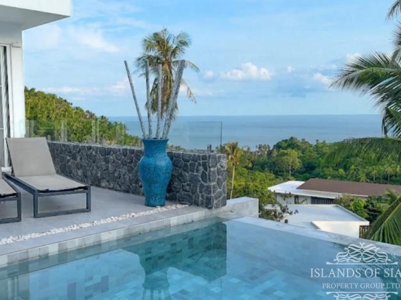 Modern 4-bedroom pool villa sea view