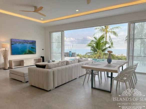 Modern 4-bedroom pool villa sea view