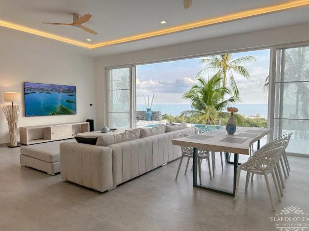 Modern 4-bedroom pool villa sea view
