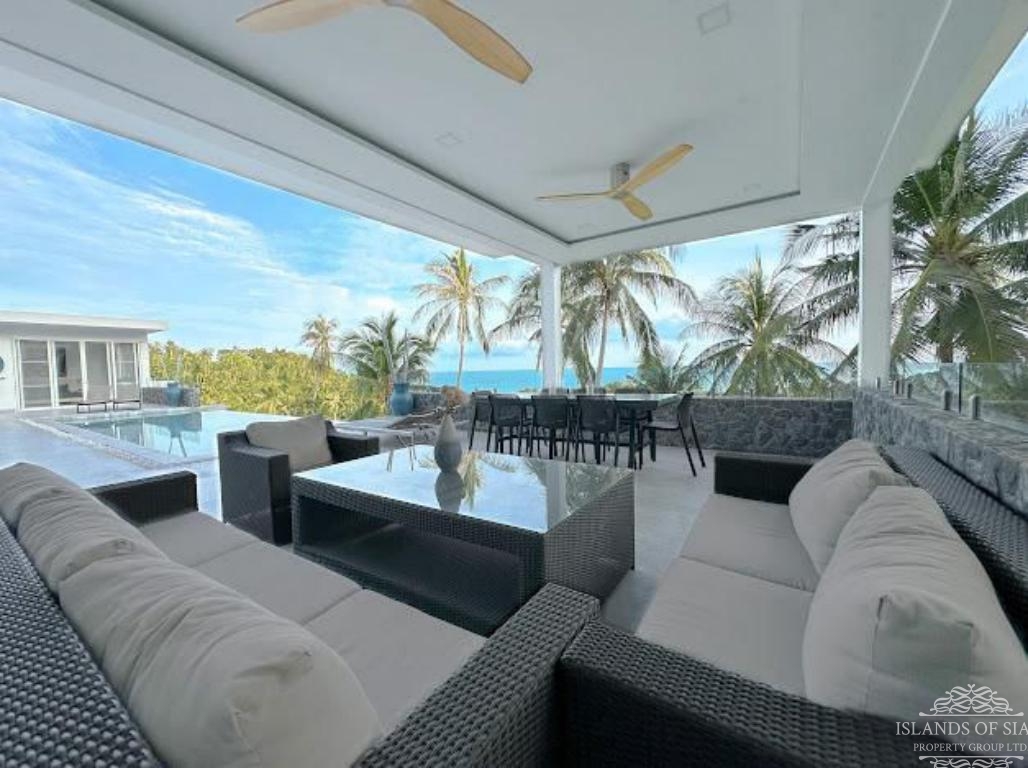 Modern 4-bedroom pool villa sea view