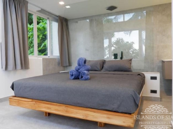 Stunning 5 bedrooms pool villa sea view