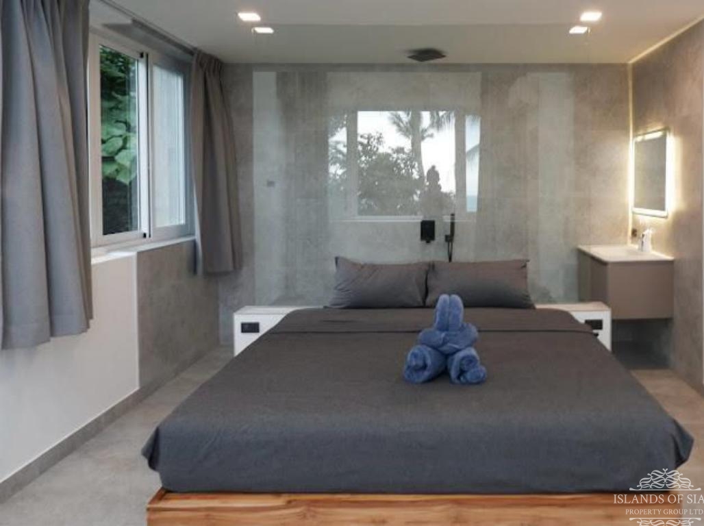 Stunning 5 bedrooms pool villa sea view