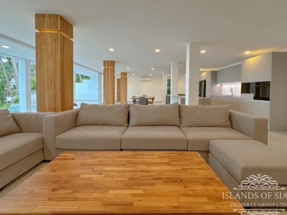 Stunning 5 bedrooms pool villa sea view
