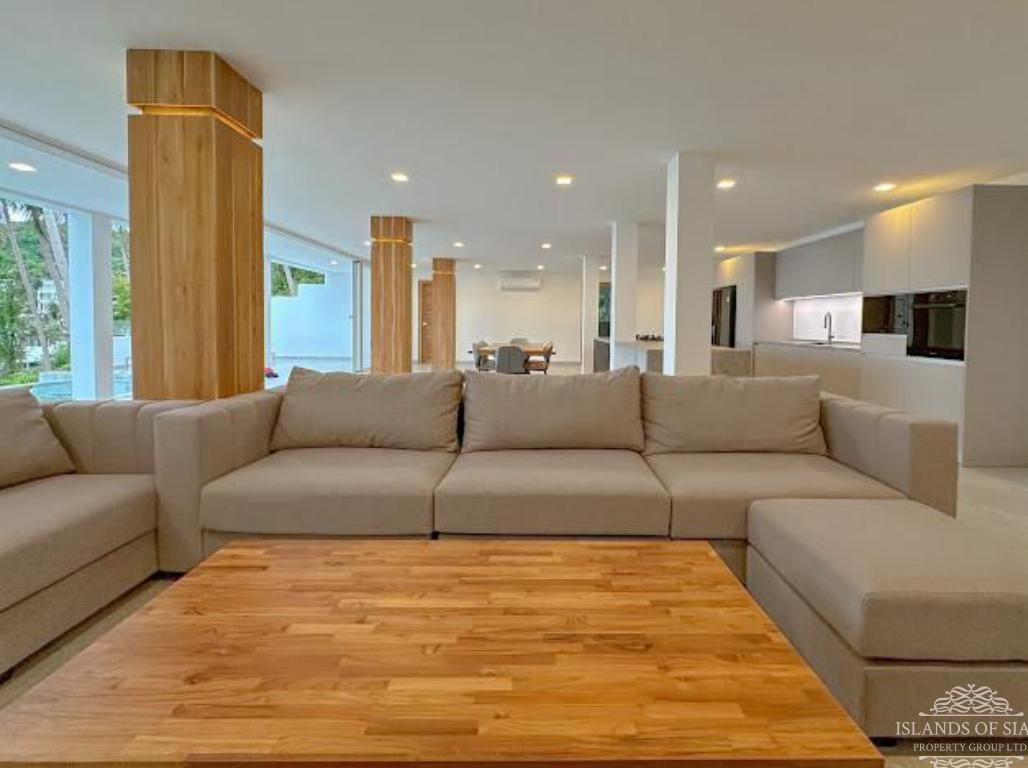 Stunning 5 bedrooms pool villa sea view