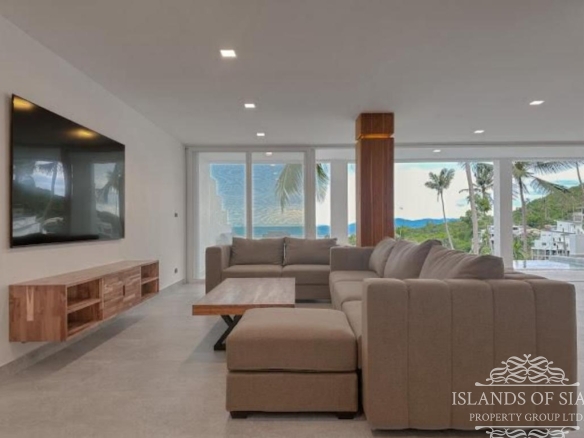 Stunning 5 bedrooms pool villa sea view