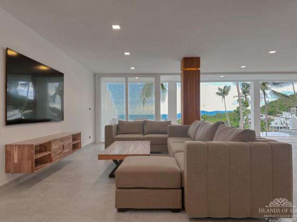 Stunning 5 bedrooms pool villa sea view