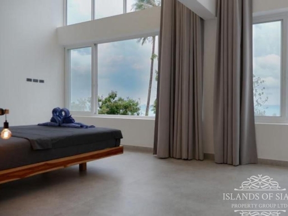 Stunning 5 bedrooms pool villa sea view
