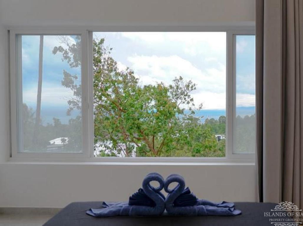 Stunning 5 bedrooms pool villa sea view